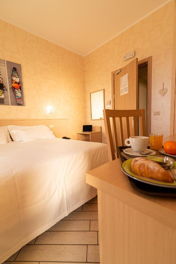Hotel Mirandola Esterno foto
