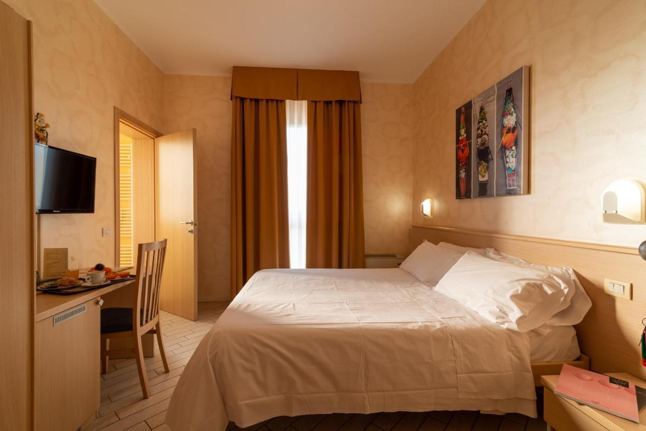 Hotel Mirandola Esterno foto
